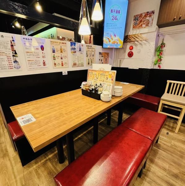 少人数～大人数までお楽しみ頂ける各テーブル席