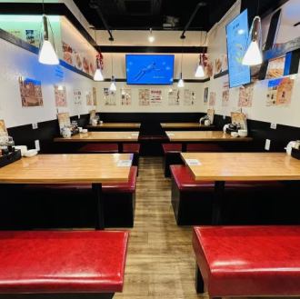 ご友人と一杯、仕事帰りにちょっと一杯等お気軽にご利用頂けるテーブル席