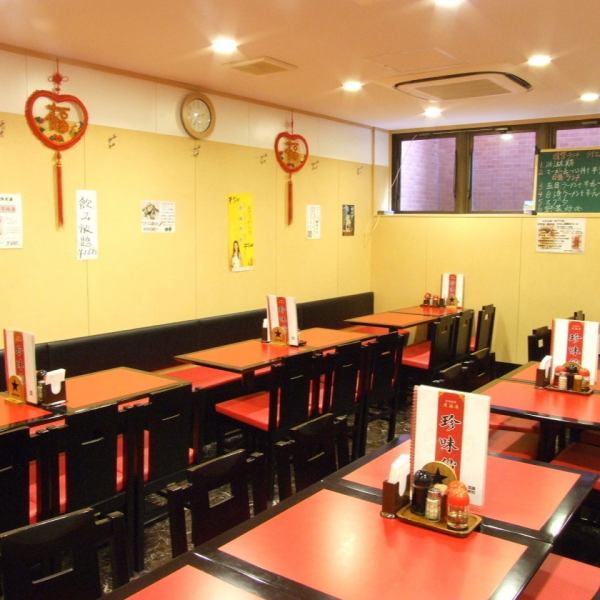 店内は清潔感のある、中華料理店をイメージさせる空間です！こだわりの空間は少人数～50名様迄のご宴会も対応可能！もちろん貸切りもOK！