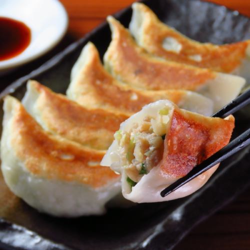 [Refreshing with shiso leaves♪] Grilled shiso leaf gyoza (5 pieces)