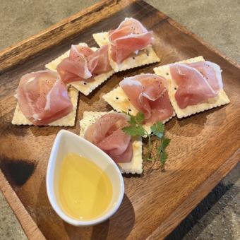 生ハムとクリームチーズのカナッペ