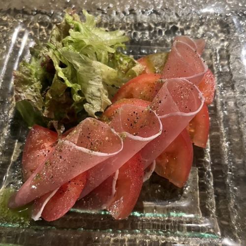 生ハムとトマトのカルパッチョ