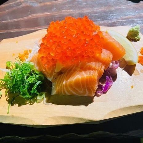 Hokkaido salmon roe and salmon sashimi