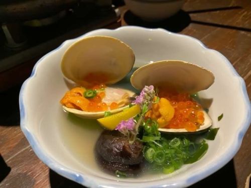 Sake-steamed white clams