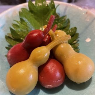 red and white gourd