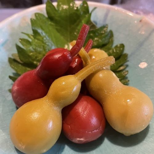 red and white gourd