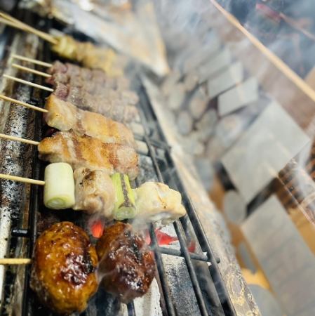 店主が直接仕入れている天草の牡蠣や炭火で焼き上げる焼き鳥が味わえるお店♪