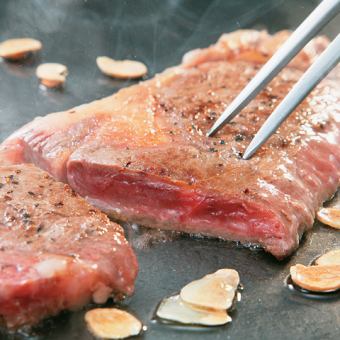 Special Japanese Black Beef Sirloin Steak / Half (100g)