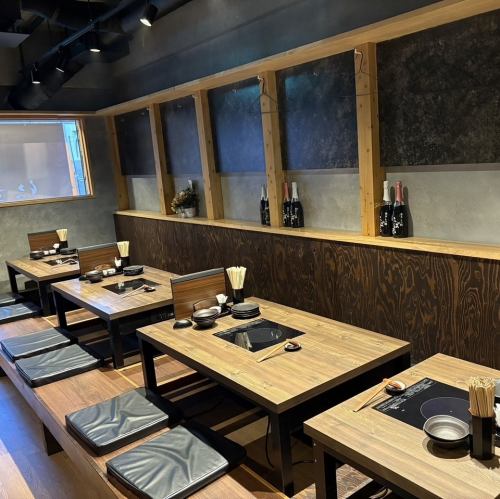 <p>【宴会貸し切り可能です♪】気の置けない仲間やご家族でゆったりまったりお過ごしいただけます。高級感溢れるシックな空間で寛ぎのひとときを。会社宴会や同窓会等各種宴会にも対応させて頂きます。池田駅すぐの好立地♪池田エリアでもつ鍋は「いっぱち」に決まり☆</p>