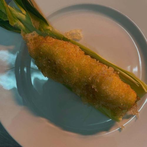 첫 시도 페어링 와인 코스 🍷
도쿄로부터의 손님, 「도내의 반치군요!」라고 기뻐해 주셨습니다✨
다시 해달라는 목소리도 🥹

번들 로제×부이어 베이스나,
보죠 레가 메이 × 포아그라 프랑 신 양파 쿨리의 조합이 특히 호평이었습니다 🤩
내점 주셔서 감사합니다 🍷

올해는 7월에 1주일 여름 휴가를 받겠습니다 🙇🏻‍♂️🙇🏻‍♀️ 불편을 끼쳐 드려 죄송합니다.

사진은 오늘의 코스의 한 접시, 배와 옥수수의 베니에, 부이야 베이스의 소스입니다🐟
여름 같은 요리를 준비해 이달도 내점 기다리고 있습니다 😊🌼🌼🌼

*•.•*•.•*•.•*•.•*•.•*•.•*•.•*•.•*•.•*•.•*•.•*

인터넷 예약은 프로필보기 홈페이지,
또는 여기에서 부디 ⬇︎⬇︎⬇︎

https://resutaurant-olivier.owst.jp/

Restaurant Olivier
레스토랑 올리비에

군마현 다카사키시 후쿠시마초 726-7
027-388-0227
【영업 시간】
11:30-14:30(14:00L.O)
18:30-22:00(21:00L.O)
【정기 휴일】
매주 수요일, 제1. 제3 화요일

#restaurantolivier
#레스토랑올리비에
#올리비에
#다카사키프렌치
#페어링코스
#반도로제
#부이야
#떡과 옥수수
# 이번 주에 감사드립니다.