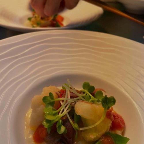 2月もご来店ありがとうございました🇫🇷
ミモザも咲き始め、少しずつ春らしい食材になっています。
ホタルイカと春野菜のリゾットは是非食べていただきたい一品です！

先週は徒歩1時間以上もかけてご来店いただいたお客様。ブイヤベースと南仏cassisのロゼワインを召し上がっていただきました。
お昼からいいな〜と私達夫婦が羨ましくなる食べっぷり飲みっぷり。
無事に家まで辿り着いたでしょうか。
ありがとうございました😌

ブイヤベース世界大会への出場にあたり、たくさんのお客様から応援のお言葉をいただきありがとうございます🥹✨

南仏料理の最強コンビで、目指すは優勝のみです💪🏆🇯🇵！

3月は、定休日を含めて1週間営業をお休みさせていただきます。
ご迷惑をおかけしますがよろしくお願いします。
※当店は高崎市民商品券ご利用いただけます😌🎫

*•.•*•.•*•.•*•.•*•.•*•.•*•.•*•.•*•.•*•.•*•.•*

ネット予約はプロフィール覧のホームページ、
又はこちらからどうぞ⬇︎⬇︎⬇︎

https://resutaurant-olivier.owst.jp/

Restaurant Olivier
レストラン　オリヴィエ

群馬県高崎市福島町726-7
027-388-0227 
【営業時間】
11:30-14:30（14:00L.O） 
18:30-22:00（21:00L.O）
【定休日】
毎週水曜日、第1.第3火曜日

#restaurantolivier 
#レストランオリヴィエ 
#ホタルイカのリゾット
#cassisロゼワイン
#ブイヤベース