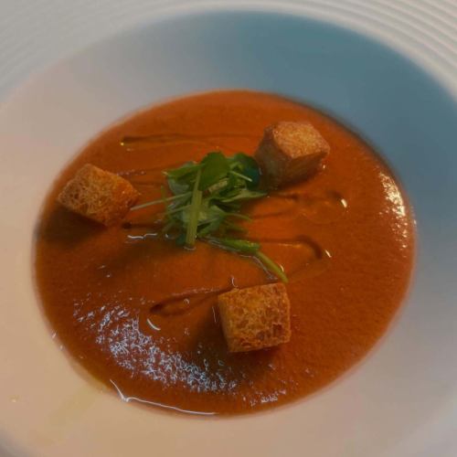 いつもありがとうございます🇫🇷!
ランチで必ずご提供している季節のスープ。
旨っ!って言いながらシェフお皿に盛り付けていました。
かぼちゃのポタージュや、
焼き茄子の冷たいポタージュ、
暑い日はトマトのガスパチョ🍅をご提供しています。
先日のお客様、大鍋で食べたい〜と喜んでいただきました🫕
ご来店ありがとうございました🌼
【8周年特別コース】
Junjun music night🎹🌙
〜たべたい!のみたい!うたいたい!〜
お陰様でご予約で満席となりました🈵🙇♂️🙇🏻♀️
ありがとうございます!!
デザートタイムにリクエストリストからお好きな曲を選んでJunjun さんへリクエストしていただけます!🎤
リストも楽しみです😊🗒️
🍴メニューについてお知らせです。
原材料の価格高騰に伴い、システムが整い次第価格を改定させていただくことになりました。
料理とサービスの質をより良くする為、皆様のご理解の程よろしくお願いいたします。
*•.•*•.•*•.•*•.•*•.•*•.•*•.•*•.•*•.•*•.•*•.•*
ネット予約はプロフィール覧のホームページ、
又はこちらからどうぞ⬇︎⬇︎⬇︎
https://resutaurant-olivier.owst.jp/
Restaurant Olivier
レストラン オリヴィエ
群馬県高崎市福島町726-7
027-388-0227
【営業時間】
11:30-14:30(14:00L.O)
18:30-22:00(21:00L.O)
【定休日】
毎週水曜日、第1.第3火曜日
#restaurantolivier
#レストランオリヴィエ
#オリヴィエ
#季節のポタージュ
#フォアグラのリゾット