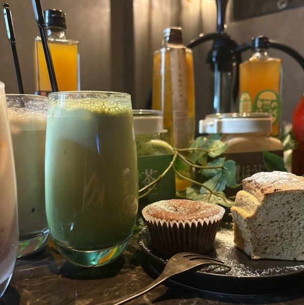 【初めての方も大歓迎】シーシャ・ケーキ・ドリンクの早割セットは19時までの入店でお得！