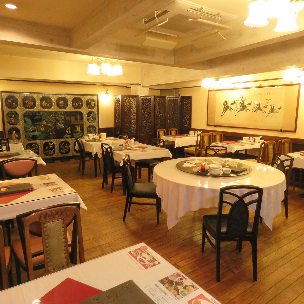 We also welcome parties of 10 or more people! Enjoy your party at our restaurant with over 200 seats!