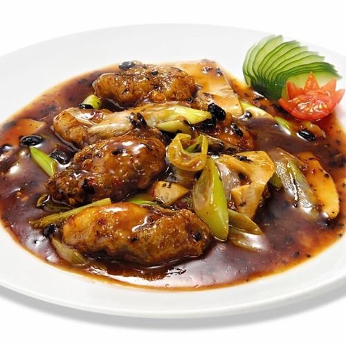 カキの黒豆味噌炒め/白身魚の甘酢炒め/白身魚の四川風煮