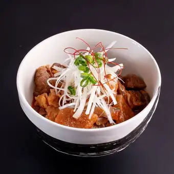매운 쇠고기 줄무늬 조림