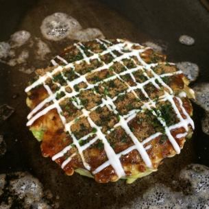 お好み焼き、もんじゃ焼きテイクアウト出来ます（もんじゃ焼きはご自宅のホットプレートで焼いてください）