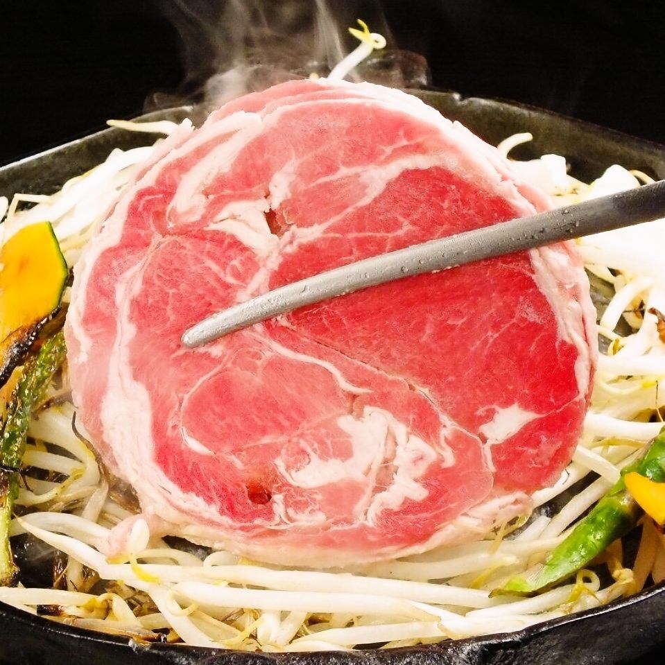 [Kanda branch, a Genghis Khan specialty store with long lines in Sapporo] Genghis Khan grilled on a piping hot iron plate