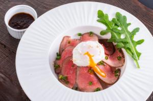 Homemade roast beef bowl