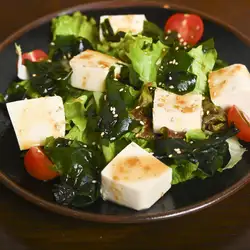 わかめと豆腐のサラダ(青しそ)