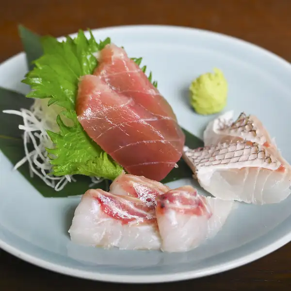 【◆全国直送の鮮魚を堪能◆】おまかせ刺身3種盛で旬の海の幸を味わう贅沢なひととき