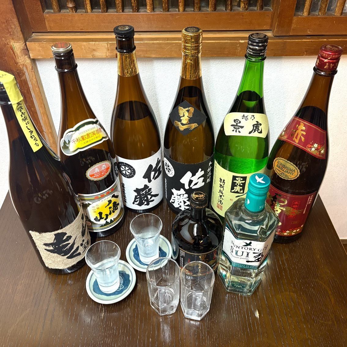 全国から取り寄せた豊富なお酒をご用意しております。