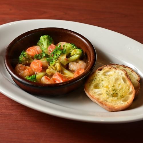 【アヒージョ】ぷりぷり海老とブロッコリー