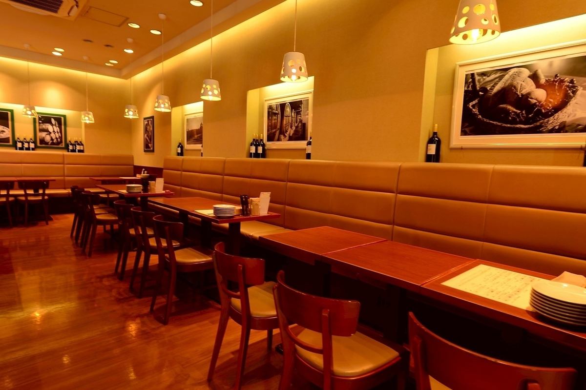 お昼は陽光溢れるパスタランチ、夜はワインとパスタを愉しむイタリアンバル。