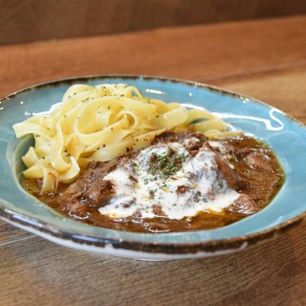 【じっくり煮込んだ】当店自慢のホロホロお肉を堪能する、KIYOSHIのビーフシチュー◎