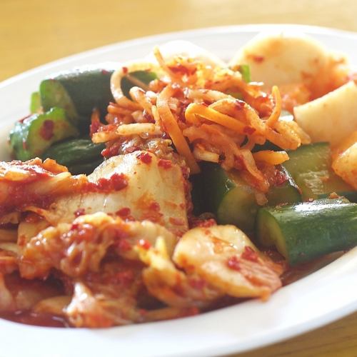 Single item Kimchi (Chinese cabbage, cucumber, radish)