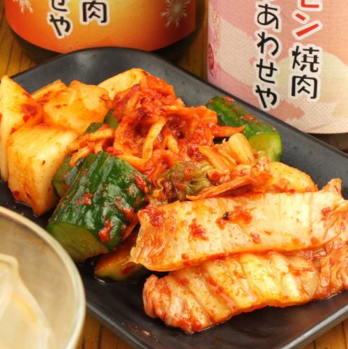 Three kinds of kimchi (small)