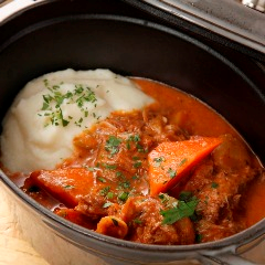 Our store's top recommendation: Wagyu beef cheek meat stewed in red wine - served piping hot in a Staub pot!