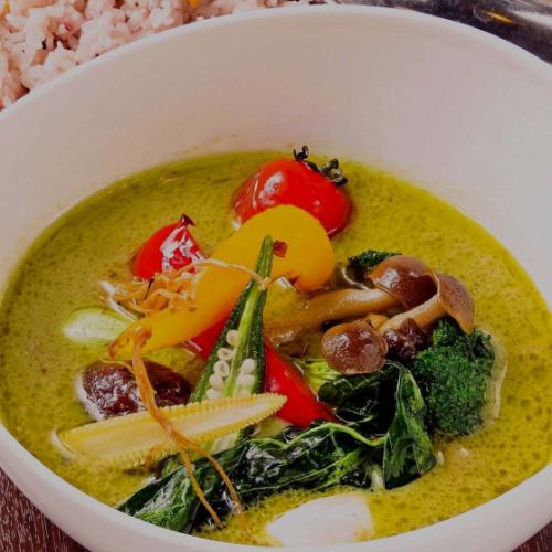 【突発的ランチメニュー🍽️】
本日9/4(木)〜10食限定で異国のグリーンカレーをご用意！
店内では8月限定で販売しているグリーンカレー。
コロナ禍よりご愛顧いただいている会社様からの配達のご注文があったので店舗分も一緒に少し仕込みました👨‍🍳
あいにくの雨☔
数に限りがありますので、お手数おかけしますが、ご来店前にお電話いただければと思います。
[TEL]048-678-2662
[ランチタイム]11:30〜15:00(14:00ラストオーダー)
※いつも突発的で申し訳ございません🙇‍♀️
https://bontigger.owst.jp

#異国のグリーンカレー #フレンチ居酒屋 #フレンチ創作だけどタイ #オリエンタルキュイジーヌ #浦和ランチ #10食限定 #数量限定 #突発メニュー #ボンティガー #フレンチ居酒屋BonTigger