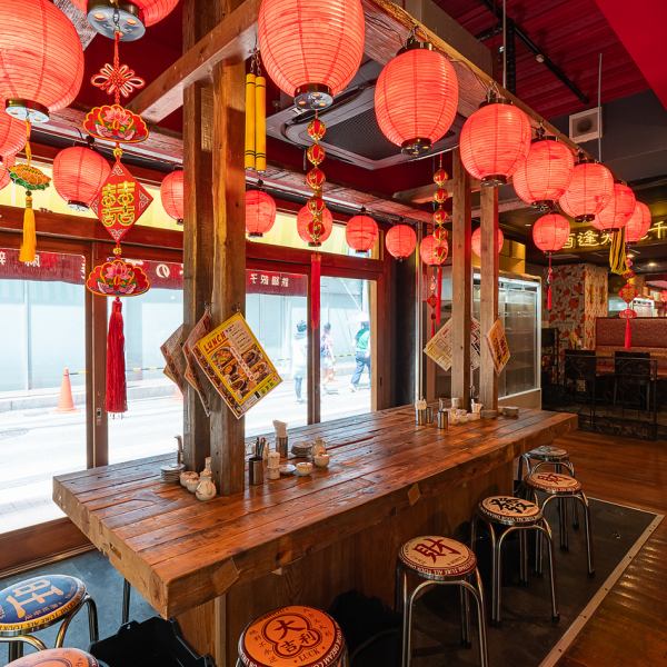 【貸切も大歓迎◎】アットホームでおしゃれで明るい大衆感のある店内！最大41名様のご予約可能！！コースや飲み放題のご相談はお気軽にご連絡ください！