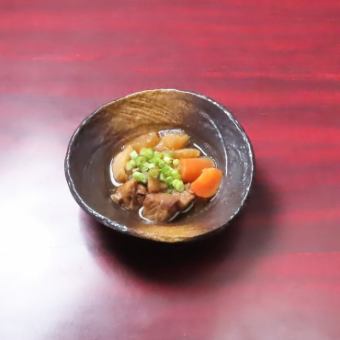 焼肉屋さんの牛すじ煮込み