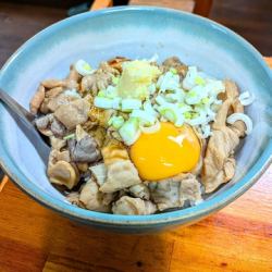 もつ丼