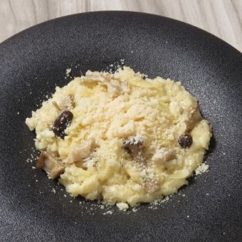 Risotto with lots of cheese and mushrooms