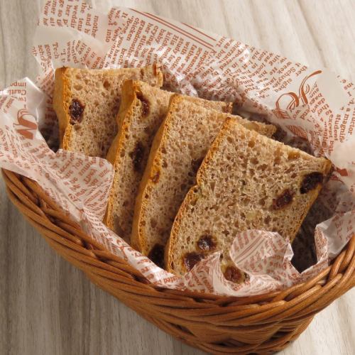 Walnut and raisin bread