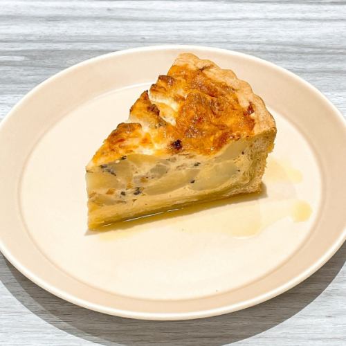 Hokkaido potato and mushroom truffle quiche