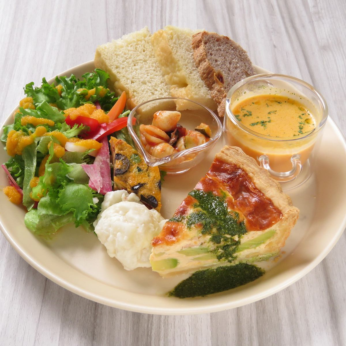 Hearty lunch plates and pasta ♪ Set menus available!