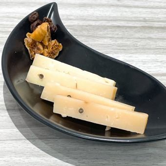 Sansho (semi-hard) / Chichibu Camembert (white mold)