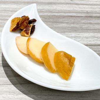 Smoked Scamorza (Pasta Filata) / [Limited Quantity] Chichibu Hard