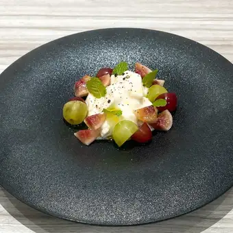 Grape and fig caprese made with Hokkaido mozzarella cheese