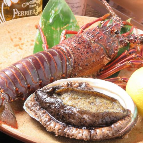 Cook carefully selected seafood with an iron plate