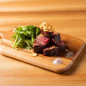 黒毛和牛炭火焼き
