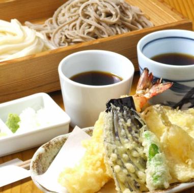 [Popular menu] The combination platter with tempura (soba and udon) is recommended.The soba sashimi that can only be eaten here is also excellent.