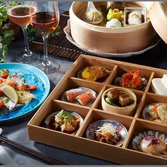 전채 8종 모듬, 고급 브랜드 게 등 고급 중화를 맛보는 럭셔리 디너 코스