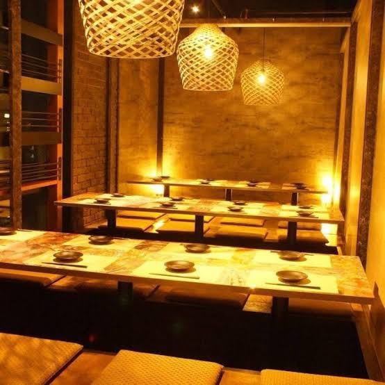 【전석 완전 개인실】 사카에 역에서 도보 5 분의 좋은 입지! 일본의 정취를 이미지 한 개인 실 공간 ♪ 데이트, 기념일, 접대 등에도 최적의 개인 공간.생일이나 기념일의 서프라이즈도 ◎ 느긋하게 다리를 펴고 편하게 받을 수 있는 파기 燵席가 되고 있습니다.