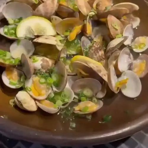 あさりの酒蒸し 陶板焼き