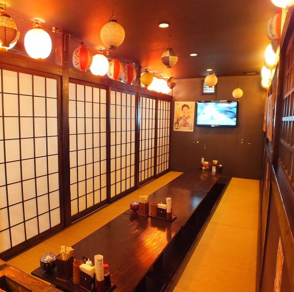 We have a private tatami room that can accommodate up to 18 people ♪ 20 parking spaces available ♪ There is also a parking lot nearby ◎